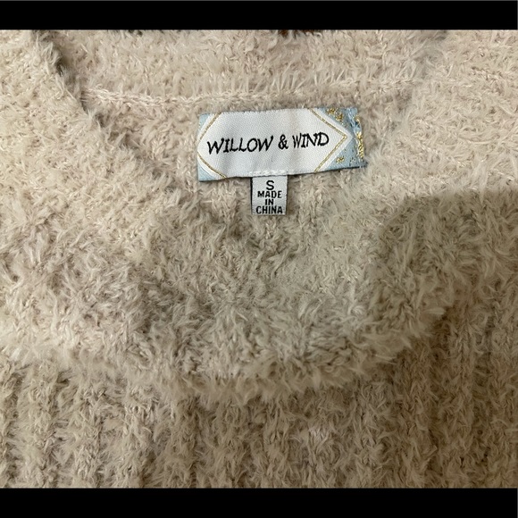 Soft, lightweight, cream colored crew neck fuzzy sweater - Picture 4 of 4